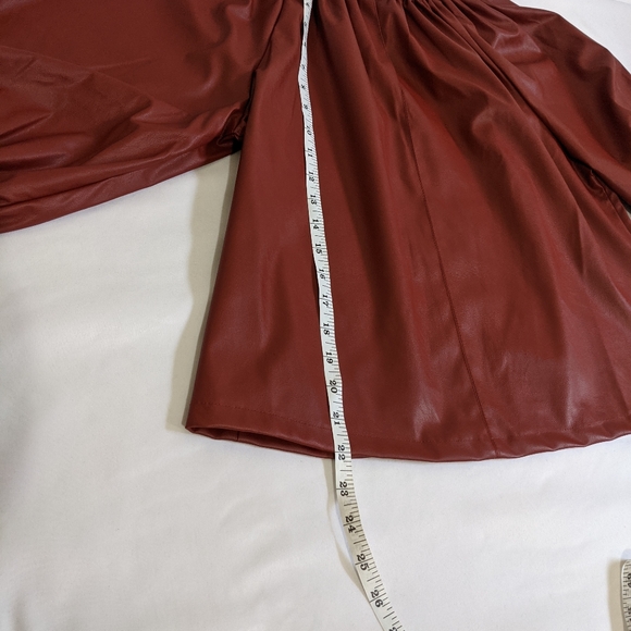 Who What Wear Faux Leather Balloon Sleeve Top - Picture 10 of 11